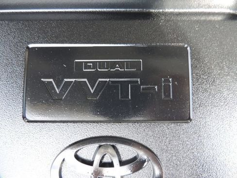 Used 2018 Toyota RAV4 LE FWD image 20