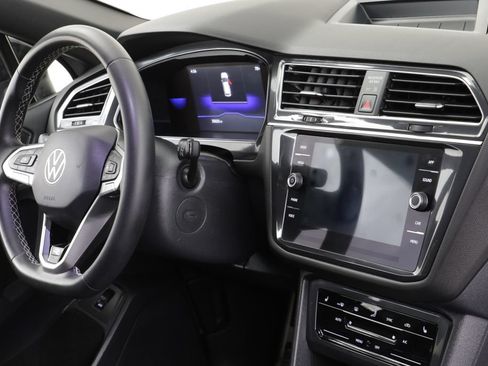 Certified 2023 Volkswagen Tiguan SE R-Line AWD/4WD image 21