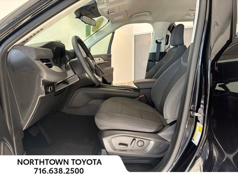 Used 2025 Ford Explorer Active image 17