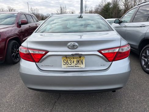 Used 2016 Toyota Camry LE image 3