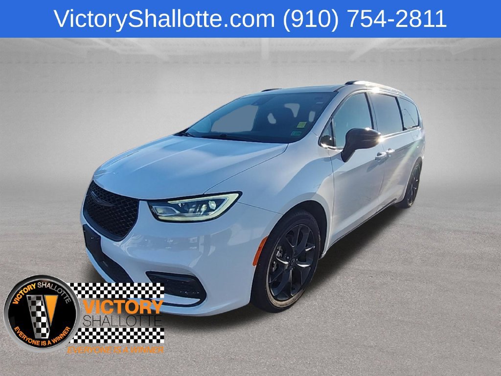 Used 2025 Chrysler Pacifica Limited FWD image 16