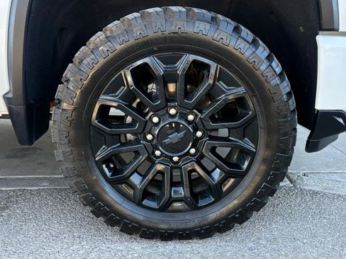 Used 2024 Chevrolet Silverado 2500 High Country w/ LPO, Dark Essentials Package AWD/4WD image 2