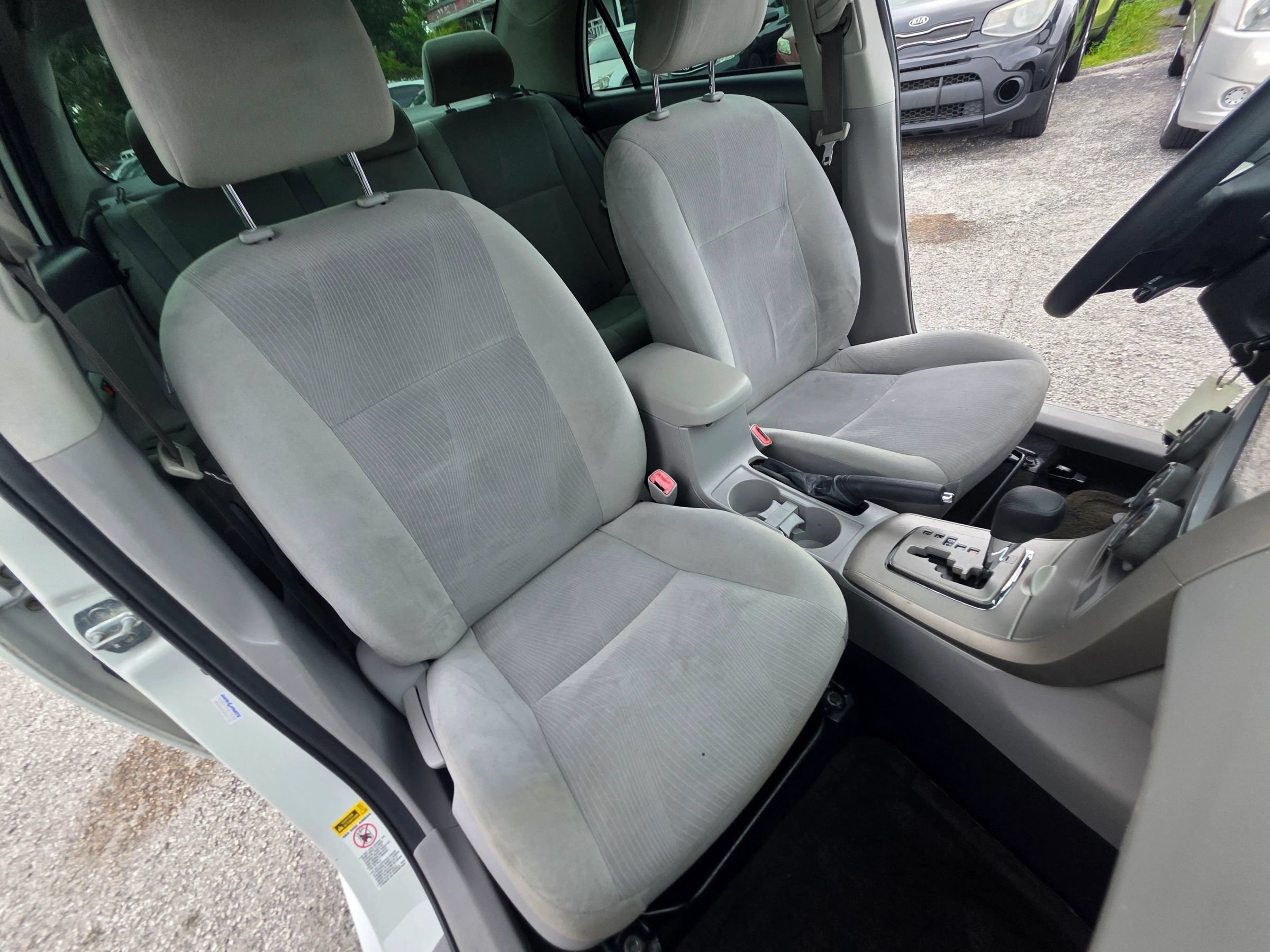 Used 2013 Toyota Corolla LE FWD image 19