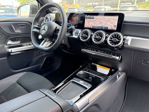 Certified 2025 Mercedes-Benz GLB 35 AMG 4MATIC image 21