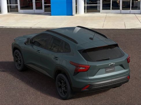 New 2026 Chevrolet Trax LT w/ Driver Confidence Package FWD image 2