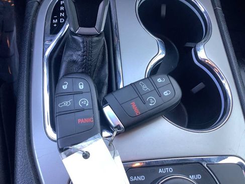 Used 2021 Jeep Grand Cherokee Limited w/ Luxury Group II AWD/4WD image 19
