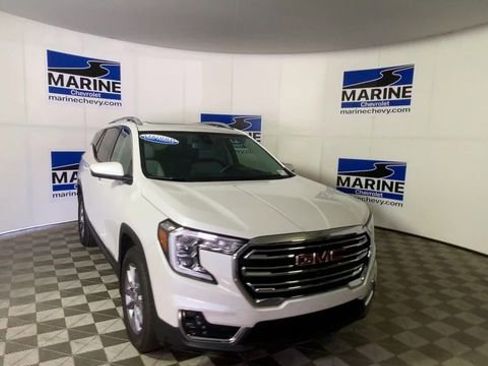 Certified 2024 GMC Terrain SLT w/ Infotainment Package II image 4
