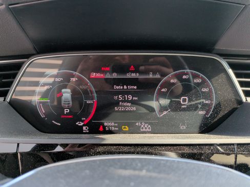 Used 2024 Audi Q8 e-tron Premium Plus w/ Premium Plus Package AWD/4WD image 17