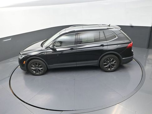 Used 2023 Volkswagen Tiguan SE w/ Panoramic Sunroof Package AWD/4WD image 16