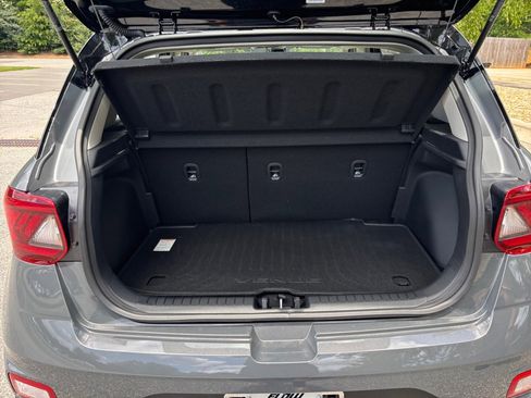 Certified 2025 Hyundai Venue Limited image 14