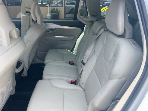 Used 2017 Volvo XC90 T6 Momentum w/ Vision Package AWD/4WD image 16