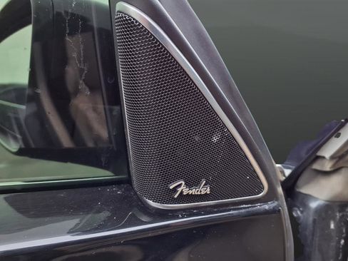 Used 2018 Volkswagen Beetle 2.0T SE w/ SE Premium Package image 17