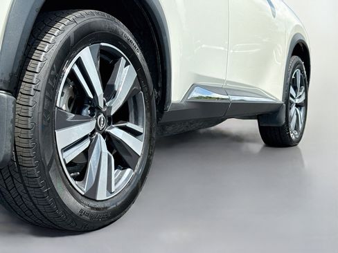 Used 2023 Nissan Rogue SL w/ SL Premium Package AWD/4WD image 9