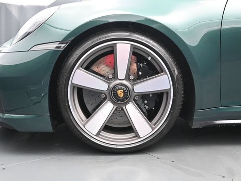 Certified 2025 Porsche 911 Turbo AWD/4WD image 5