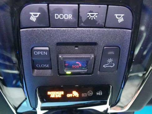 Used 2023 Toyota Venza Limited AWD/4WD image 43