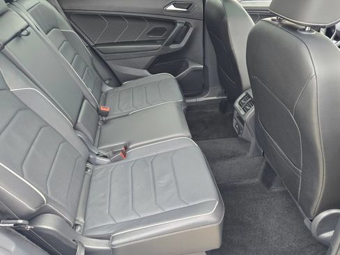 Certified 2024 Volkswagen Tiguan SEL R-Line AWD/4WD image 17
