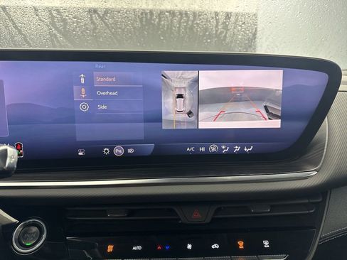 Used 2024 Buick Envision Preferred image 23