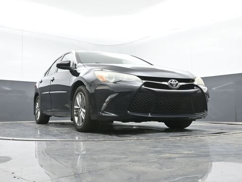 Used 2015 Toyota Camry SE image 40