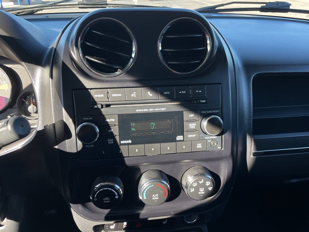 Used 2015 Jeep Patriot High Altitude FWD image 17