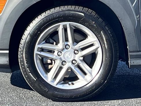 Used 2019 Hyundai Kona SE image 23