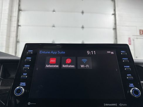 Used 2021 Toyota Camry SE w/ Cold Weather Package image 28