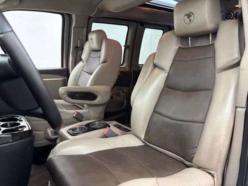 Used 2020 GMC Savana 2500 w/ Enhanced Convenience Package RWD image 20