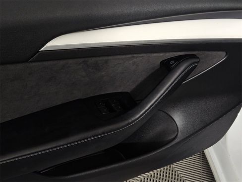 Used 2022 Tesla Model 3 Performance image 23