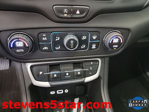 Used 2023 GMC Terrain SLE w/ Driver Convenience Package image 15