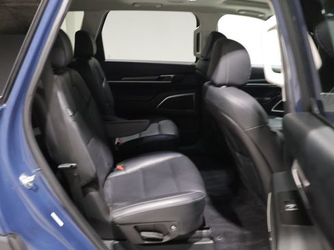 Used 2025 Kia Telluride S AWD/4WD image 18