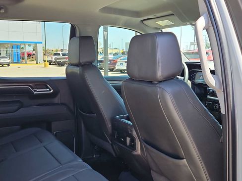 Used 2024 Chevrolet Silverado 1500 LT w/ Leather Package RWD image 17