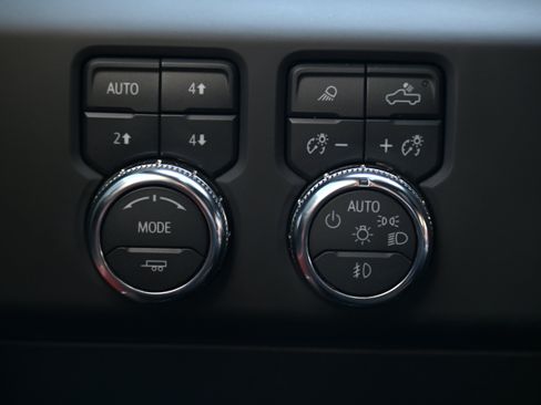 Used 2024 GMC Sierra 3500 Denali Ultimate image 30