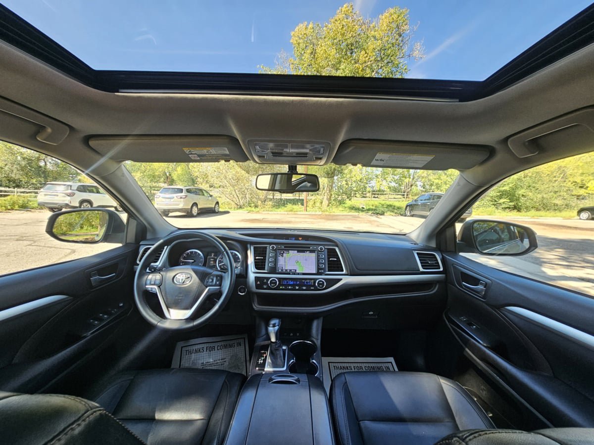 Used 2016 Toyota Highlander XLE AWD/4WD image 49