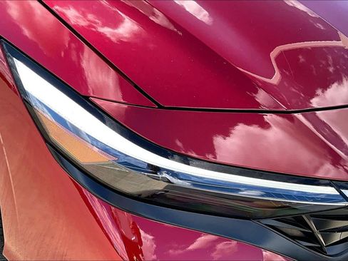 Certified 2025 Hyundai Elantra Limited image 27