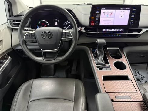 Used 2021 Toyota Sienna LE FWD image 31