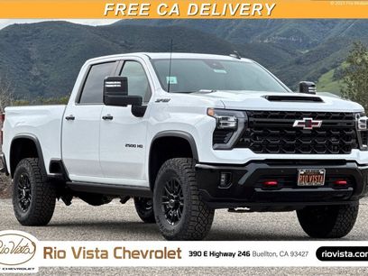 New 2026 Chevrolet Silverado 2500 ZR2 w/ LPO, Dark Essentials Package