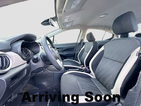 Used 2021 Nissan Versa SV w/ Electronics Package image 6
