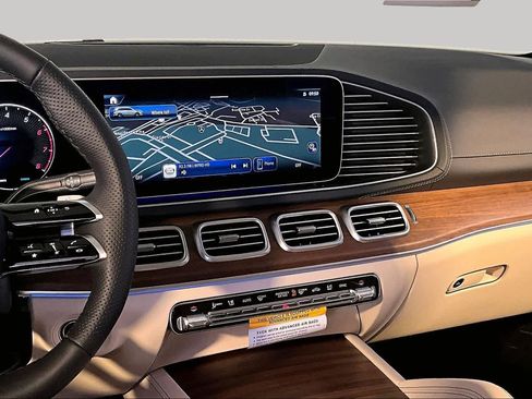 New 2026 Mercedes-Benz GLS 450 4MATIC image 8