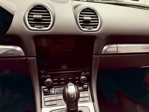 Used 2019 Porsche 718 Cayman RWD image 31