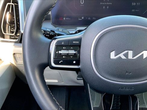 Used 2024 Kia Sorento SX image 16
