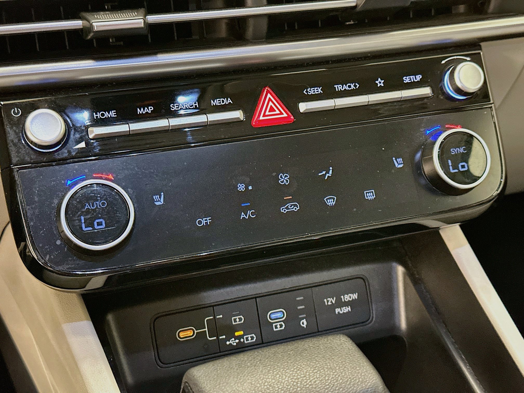 Used 2025 Hyundai Tucson SEL AWD/4WD image 24