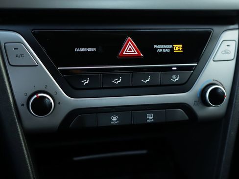 Used 2018 Hyundai Elantra SEL image 17