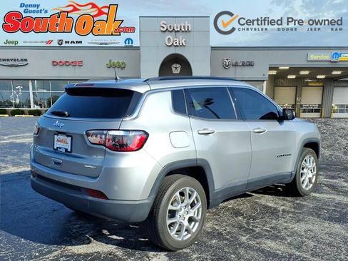 Certified 2022 Jeep Compass Latitude w/ Sun and Sound Group AWD/4WD image 3