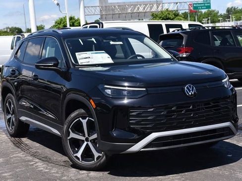 New 2026 Volkswagen Tiguan SE AWD/4WD image 2