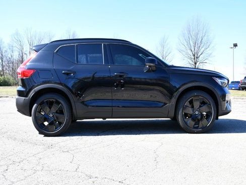 New 2026 Volvo XC40 B5 Ultra w/ Protection Package Premier image 8