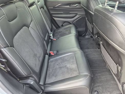 Used 2024 Jeep Grand Cherokee Altitude AWD/4WD image 30