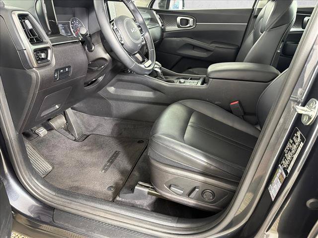 Used 2022 Kia Sorento S w/ Panoramic Sunroof Package FWD image 11