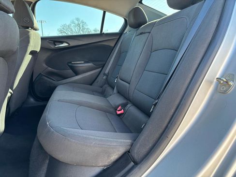 Used 2019 Chevrolet Cruze LT FWD image 21