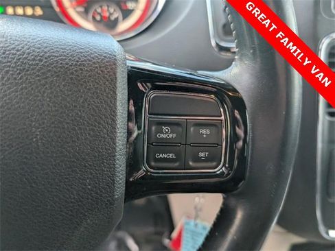 Used 2019 Dodge Grand Caravan SXT image 19