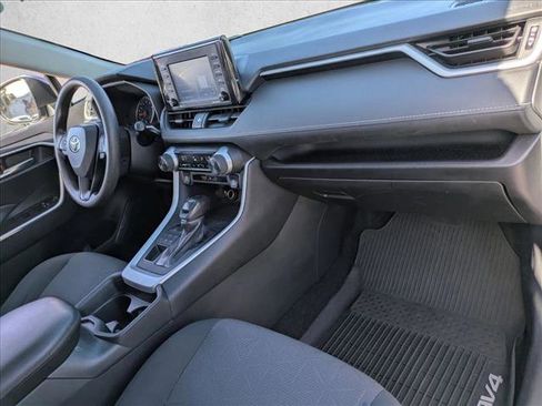 Certified 2021 Toyota RAV4 XLE image 21