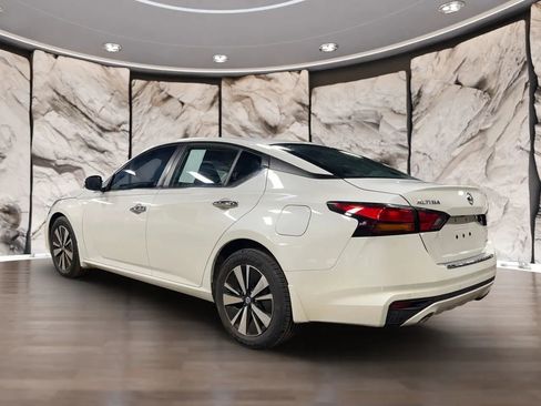 Used 2021 Nissan Altima 2.5 SV w/ SV Premium Package image 8